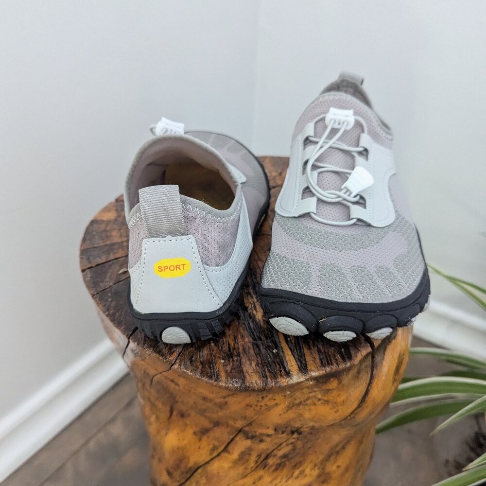 Barefoot style everyday walking shoes